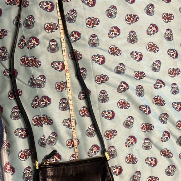 Monsac Originals Elegant Black Leather Crossbody Bag - Picture 16 of 16